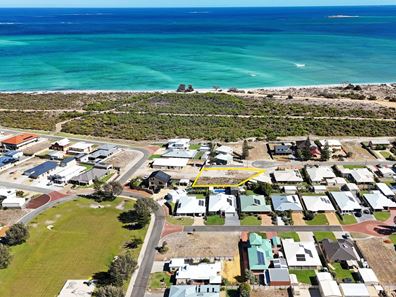 25 Coubrough Place, Jurien Bay WA 6516