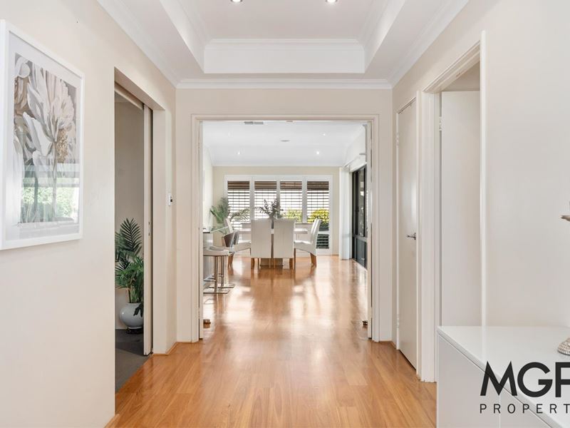 24 Latham Street, Alfred Cove WA 6154