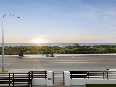84 Oceanside Promenade, Mullaloo WA 6027
