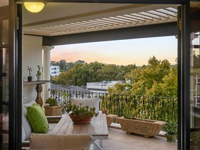 11/9 Kintail Road, Applecross WA 6153