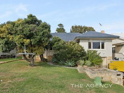 37 Floyd Street, Trigg WA 6029