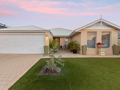 14 Hacienda Drive, Clarkson WA 6030