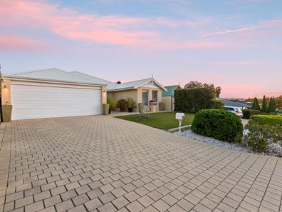 14 Hacienda Drive, Clarkson WA 6030