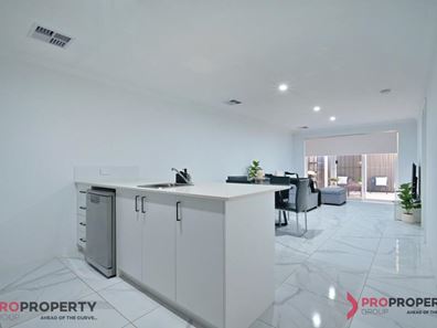 8 LINDLEY GRANGE, Aveley WA 6069