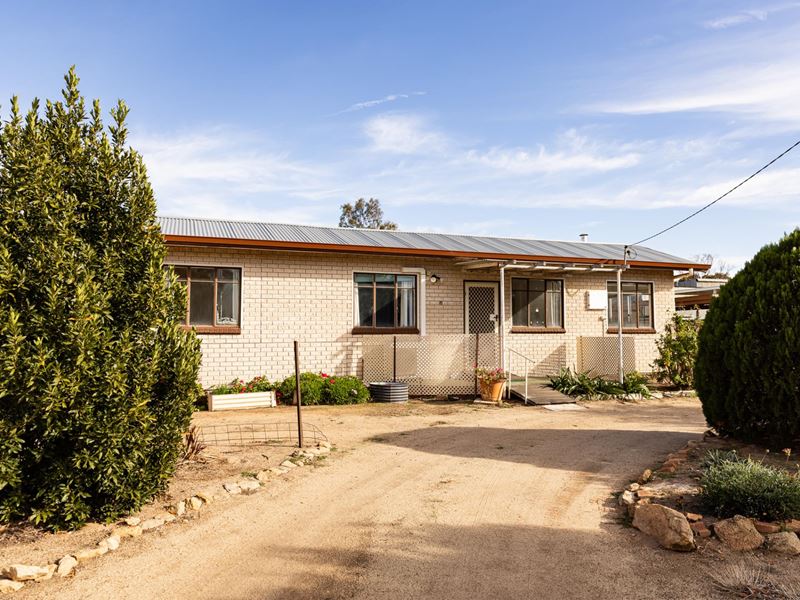 12 Railway Avenue, Merredin