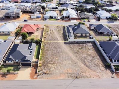 10 Reef Boulevard, Drummond Cove WA 6532