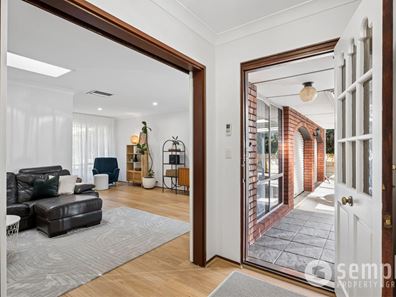 8 Whittaker Crescent, Bull Creek WA 6149