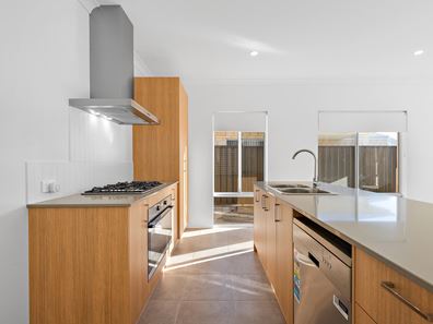 14 Ballyronan Road, Maddington WA 6109