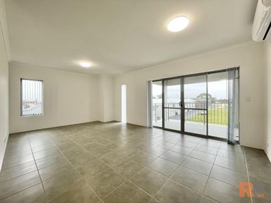 104/21 Blackberry Drive, Ashby WA 6065