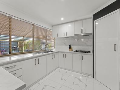 215 Bennett Springs Dr, Bennett Springs WA 6063