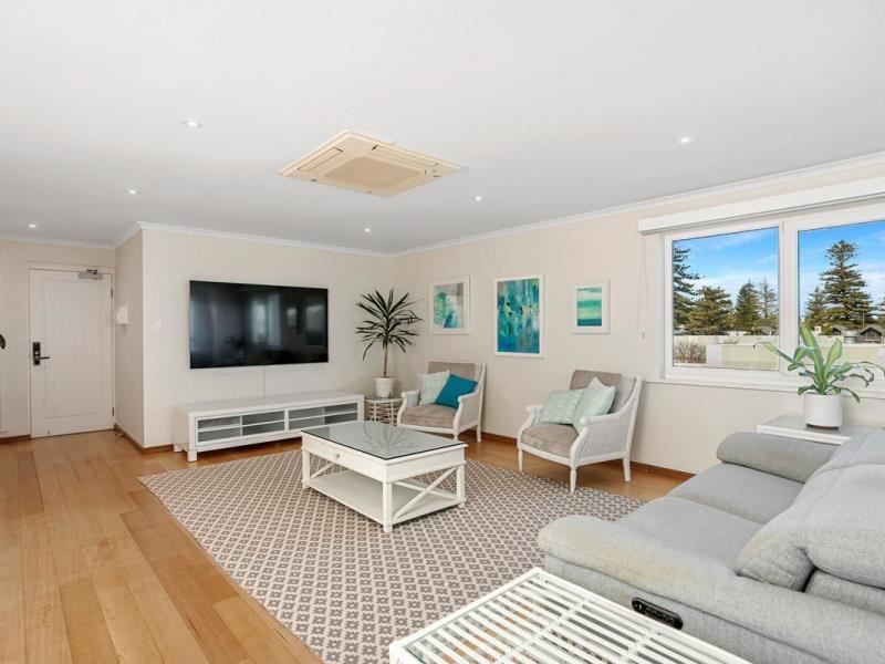 7/4 Warnham Road, Cottesloe WA 6011