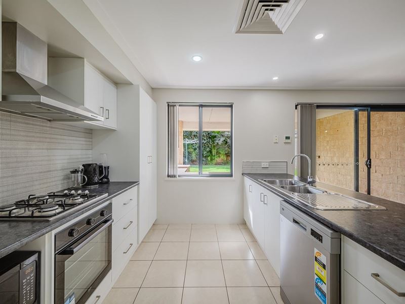 29 Windward Way, Drummond Cove WA 6532