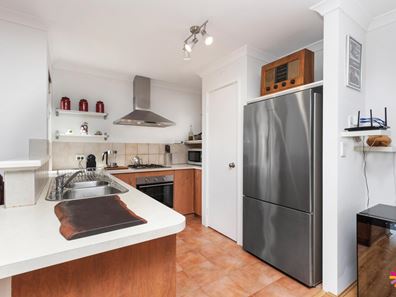 6/17 Bert Street, Gosnells WA 6110