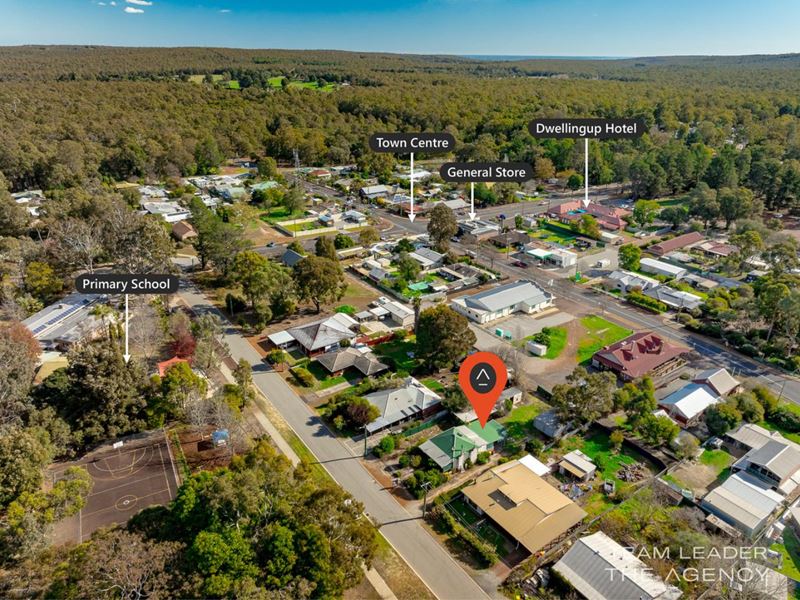 8 Church Street, Dwellingup WA 6213