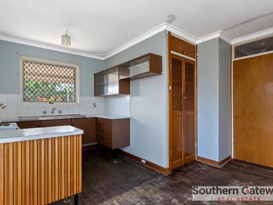 27 Sulphur Road, Orelia WA 6167