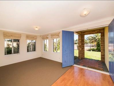 25 Santa Clara Crescent, Clarkson WA 6030