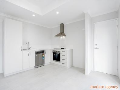 6A MAGNOLIA WAY, Lakelands WA 6180