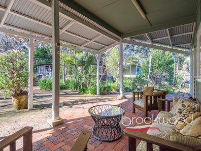 1445 Falls Road, Hovea WA 6071