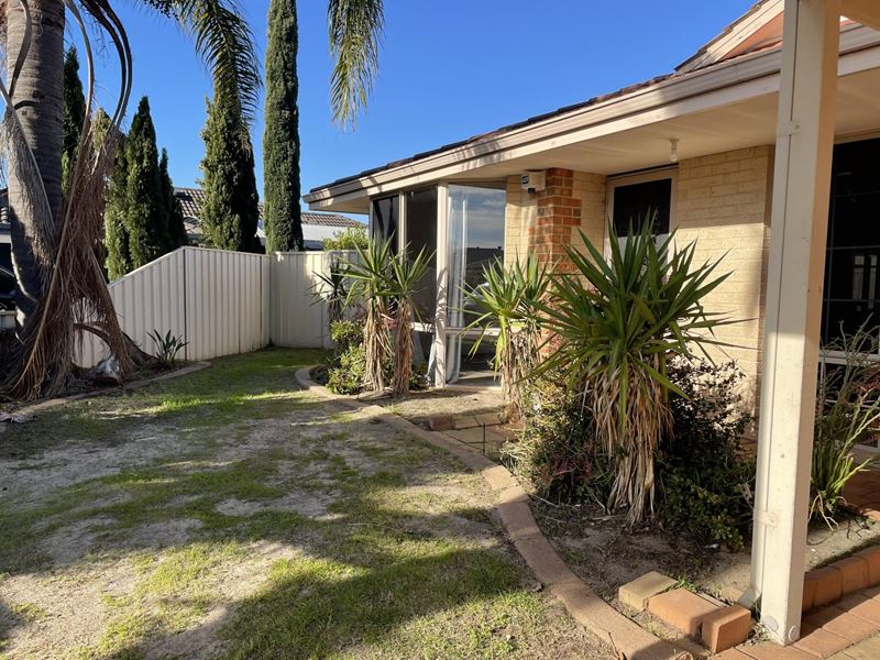 24 Waxflower Bend, Huntingdale WA 6110