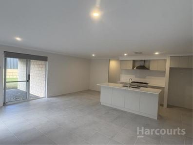 22 Wellington Avenue, Lakelands WA 6180