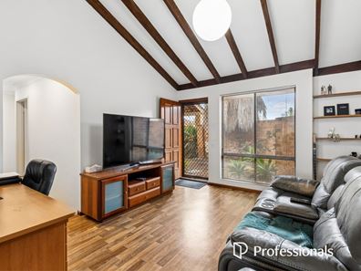 4/9 Hayes Avenue, Yokine WA 6060