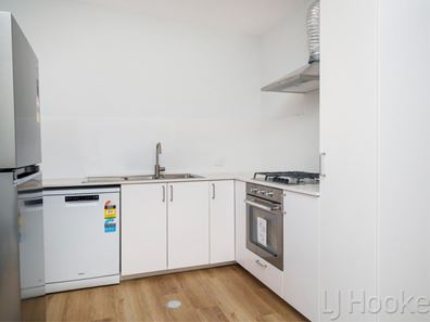 14A Crellin Way, Cloverdale WA 6105