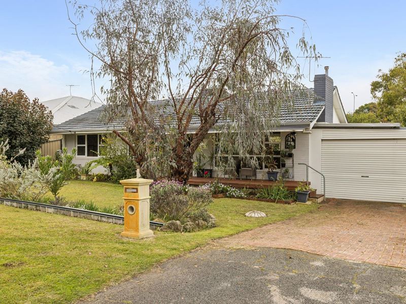 99 Howes Crescent, Dianella WA 6059