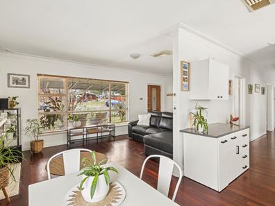 99 Howes Crescent, Dianella WA 6059