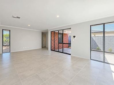 13 Broadwater Avenue, Anketell WA 6167