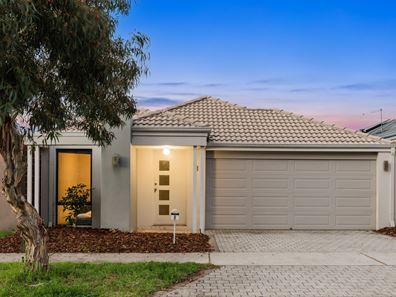 8 Bristow Street, Haynes WA 6112