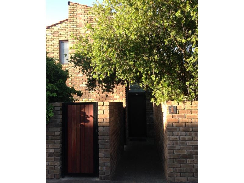 1/1-3 MacLeod Road, Applecross