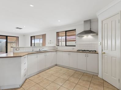 18 Mainsail Terrace, Yangebup WA 6164