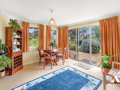 152 Pettit Rise, Takalarup WA 6324