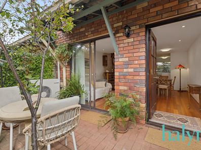 2/11 Heytesbury Road, Subiaco WA 6008