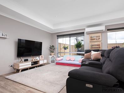 26 Rosapark Boulevard, Webberton WA 6530
