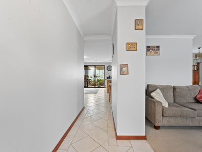 11 Trinity Court, Safety Bay WA 6169