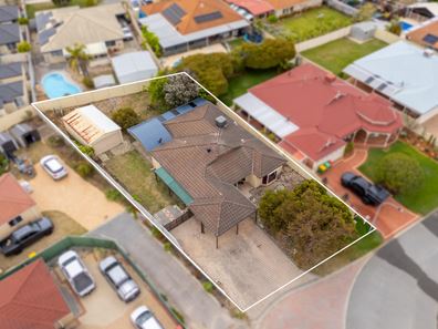 35 Montebourg Meander, Port Kennedy WA 6172