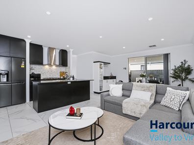 136 Strinesdale Boulevard, Aveley WA 6069