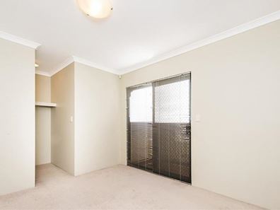 1/82-84 Queen Street, Bentley WA 6102