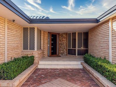 7 Demasson Rise, Leeming WA 6149