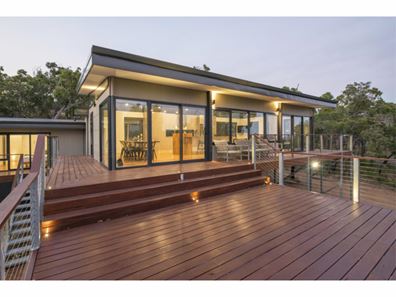 124 Carnarvon Castle Drive, Eagle Bay WA 6281