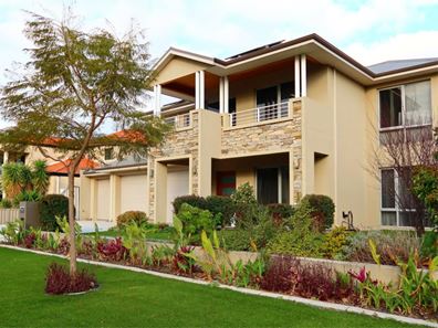 4 Arrowgrass Road, Canning Vale WA 6155