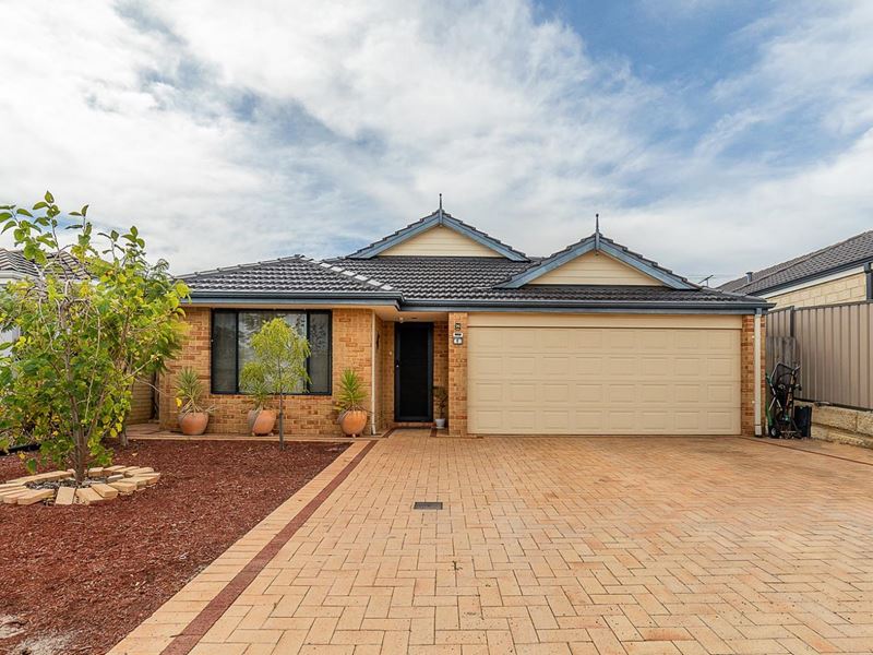 6 Pynsent Lane, Canning Vale WA 6155