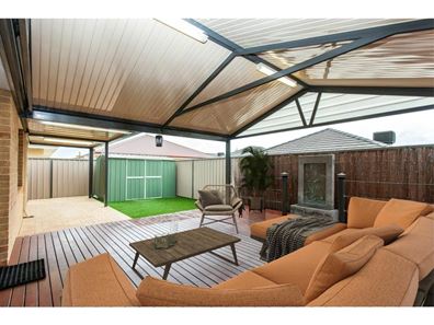 6 Pynsent Lane, Canning Vale WA 6155