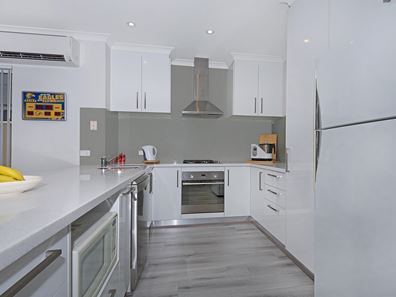 10 Yilberra Drive, Falcon WA 6210