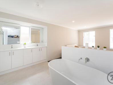 316 Peelwood Parade, Halls Head WA 6210