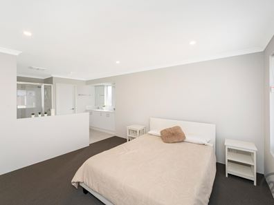 316 Peelwood Parade, Halls Head WA 6210