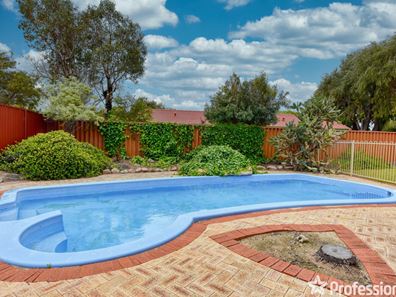 20 Regehr Street, Warnbro WA 6169