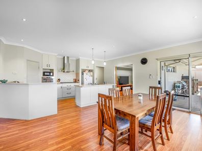 7 Slipknot Street, Drummond Cove WA 6532