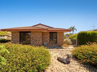 40 Peelwood Parade, Halls Head WA 6210